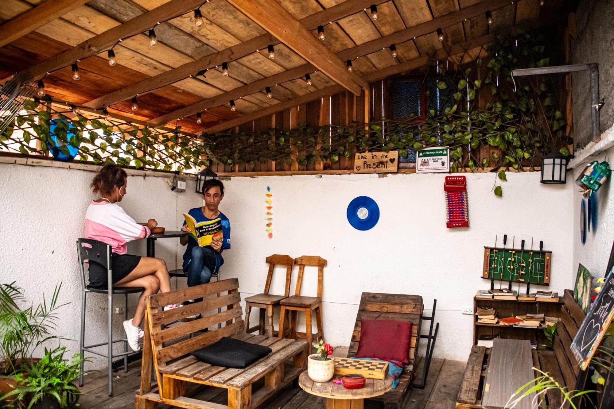 Casa Almarita - Hostal, Bar Y Restaurante Medellin Exterior photo
